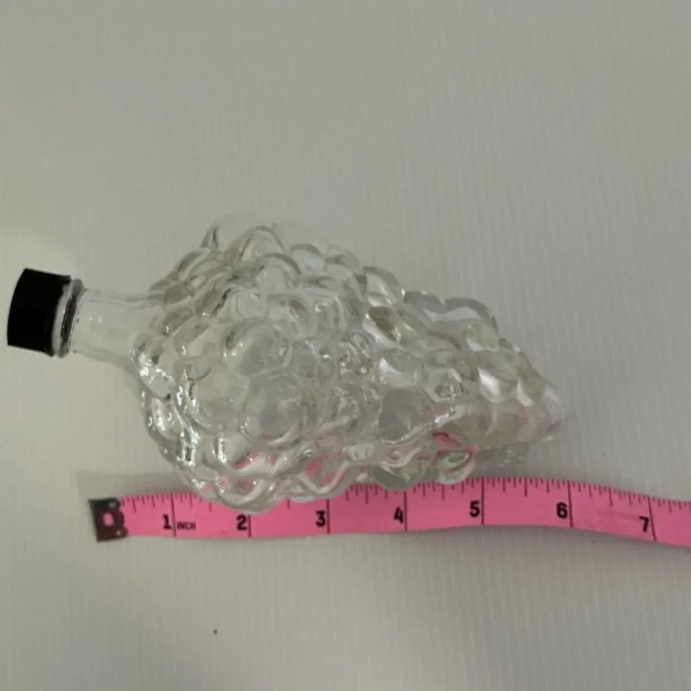 Clear Glass Bottle Grape Bunch Shaped Wine Decanter 6.5